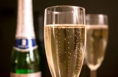 Мантуров: Решение о включении алкоголя в параллельный импорт актуально до конца сентября